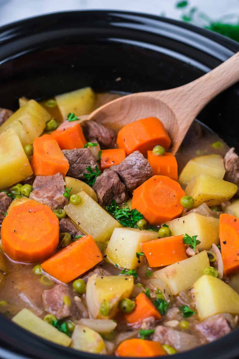 Easy Slow Cooker Beef Stew: Ready in Only 5 Steps!