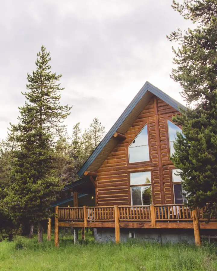 recruiting a cabin builder